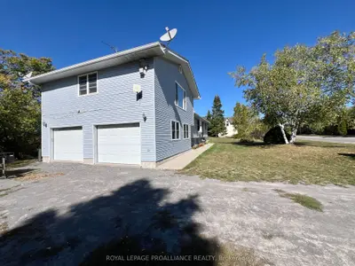 444 County Road 19, Prince Edward County, On K0k 1a0