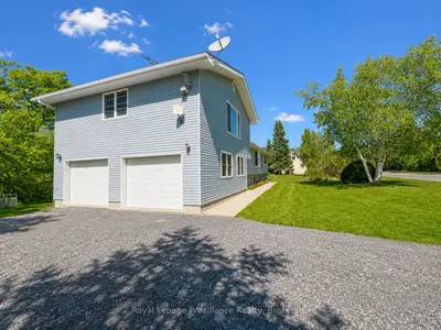 444 County Road 19, Prince Edward County, On K0k 1a0