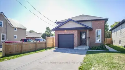 113 THOROLD Road LOWER, Welland, ON L3C 3V1