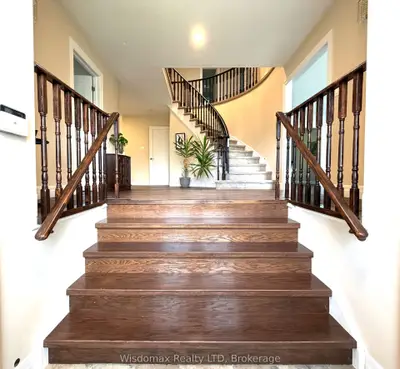 12 Sundrop Court, Hamilton, On L9k 1g5
