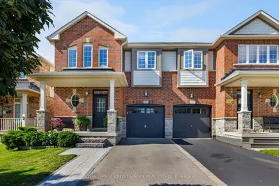 49 Bousfield Court, Hamilton, On L8b 0t3