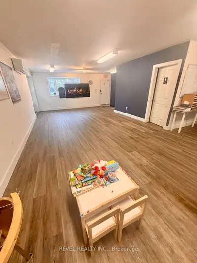 109 Falcon Street, London East, On N5w 4z2
