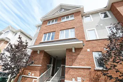 Condo Townhouse in Barrhaven