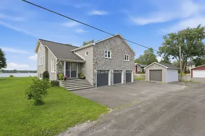 2985 LEO Lane, Orleans - Cumberland and Area, ON K4C 1A6