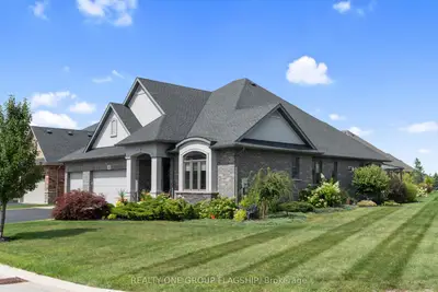 104 Berwick Trail, Welland, On L3b 0c8