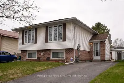 27 Dauphin Avenue, Kingston, On K7k 6b2