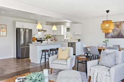 81 Douglas Drive, Bracebridge, On P1l 0l3