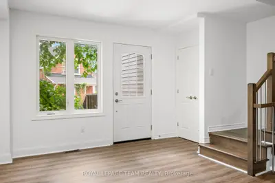 253 Deschamps Avenue, Vanier And Kingsview Park, On K1l 5z2