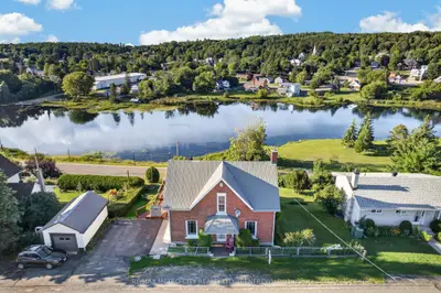 293 QUEEN Street, Bonnechere Valley, ON K0J 1T0