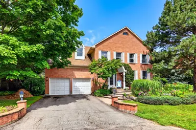 9 Kintail Court, Stittsville - Munster - Richmond, On K2s 1g8