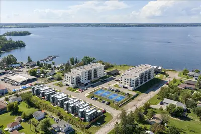 19b West Street N 306, Kawartha Lakes, On K0m 1n0