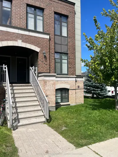Condo Townhouse in Barrhaven