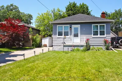 7 Lampton Place, Hamilton, On L8h 6j7