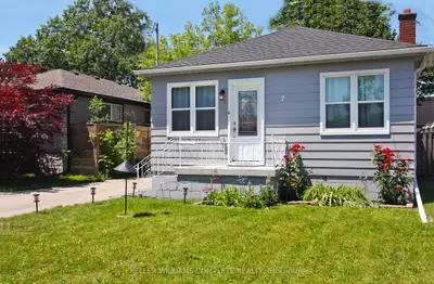 7 Lampton Place, Hamilton, On L8h 6j7