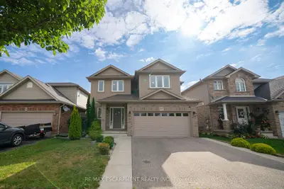 Detached in Brantford