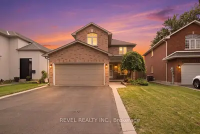 28 Lake Street, Grimsby, On L3m 2g7
