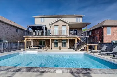 135 Gerber Meadows Drive, Wellesley, On N0b 2t0