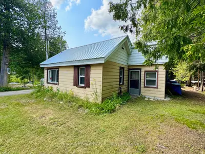 568 Stokes Bay Road, Northern Bruce Peninsula, On N0h 1w0