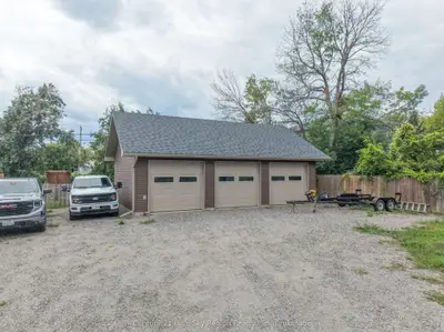 577 Douglas Street, North Bay, On P1b 5n7