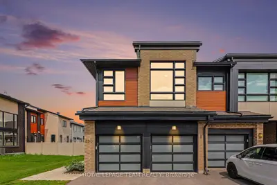 Att/Row/Townhouse in Kanata