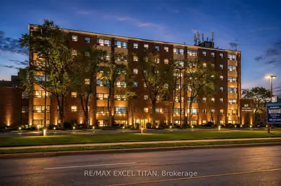 Condo Apartment in Hamilton