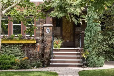 78 Paisley Avenue N, Hamilton, On L8s 4g9