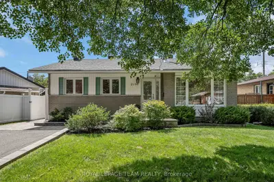 Detached in Elmvale Acres and Area