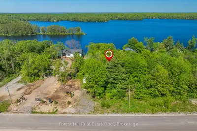 18 Hawkins Point Road, Georgian Bay, On P0c 1a0