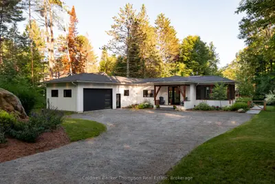 105 Spruce Drive, Huntsville, On P0b 1l0