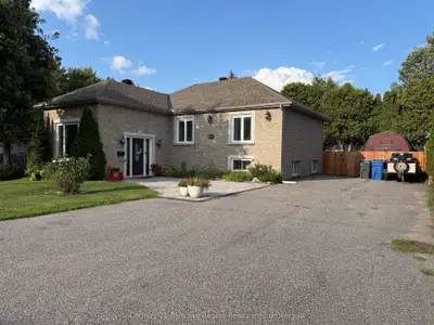 Detached in North Bay