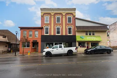 84 King Street E, Gananoque, On K7g 1g1