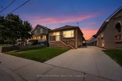 105 Munn Street, Hamilton, On L8v 1k5
