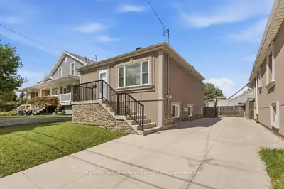 105 Munn Street, Hamilton, On L8v 1k5