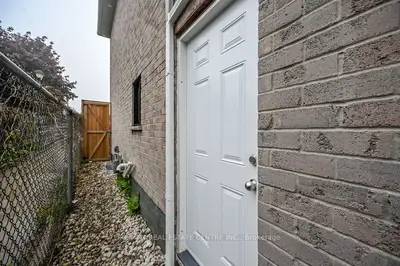 31 Joseph Court Lower Unit, Hamilton, On L9c 7j4