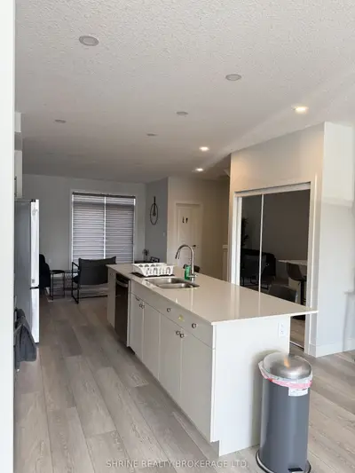 Condo Townhouse in London South