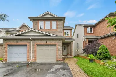 Att/Row/Townhouse in Overbrook - Castleheights and Area