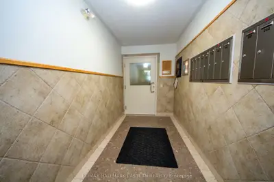 878 Armour Road 202, Peterborough, On K9h 2a6