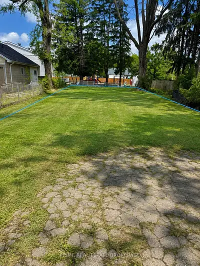 1849 Dundas Street, London East, On N5w 3e7
