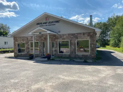 39 Bobcaygeon Road, Minden Hills, On K0m 2k0