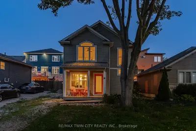10 Queens Avenue, Lambton Shores, On N0m 1t0