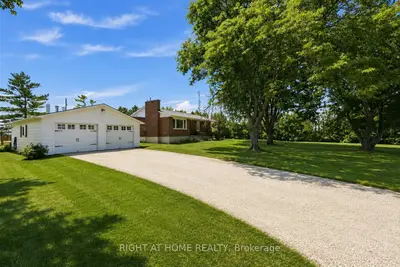 1933 Plank Road, St. Clair, On N7t 7h5