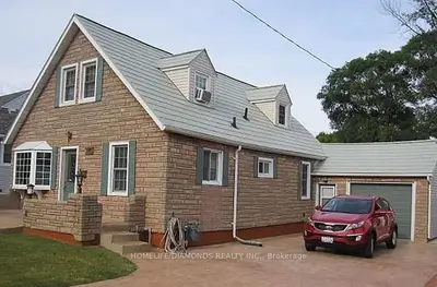 Detached in Sarnia