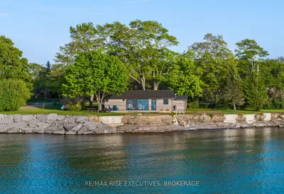682 Salmon Point Road, Prince Edward County, On K0k 1p0