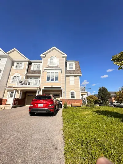 Att/Row/Townhouse in Orleans - Cumberland and Area
