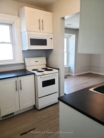 26 Stanley Street 2, London South, On N6c 1b1