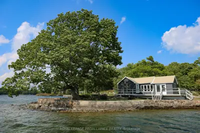 1 Black Cat Island, Leeds And The Thousand Islands, On K0e 1l0