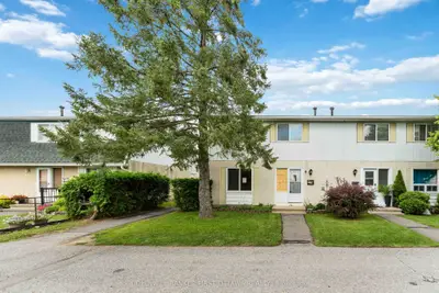 1532 BEAVERPOND Drive A, Cyrville - Carson Grove - Pineview, ON K1B 3R9