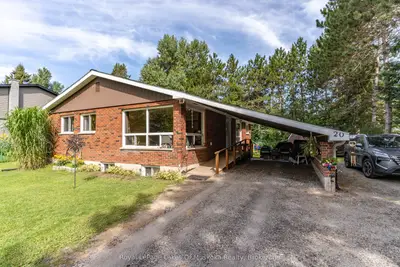 Detached in Bracebridge