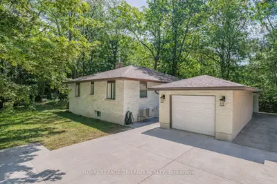 33 Forest Avenue, South Huron, On N0m 1t0