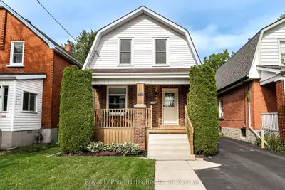 52 Trinity Street, Stratford, On N5a 4p4
